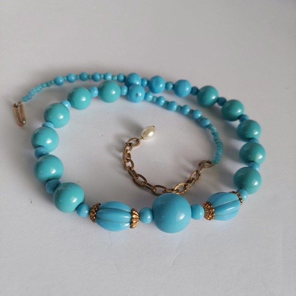 Vintage Japan Two Tone Blue Bead Necklace Single Strand Graduated Ribbed Aqua - Picture 2 of 6